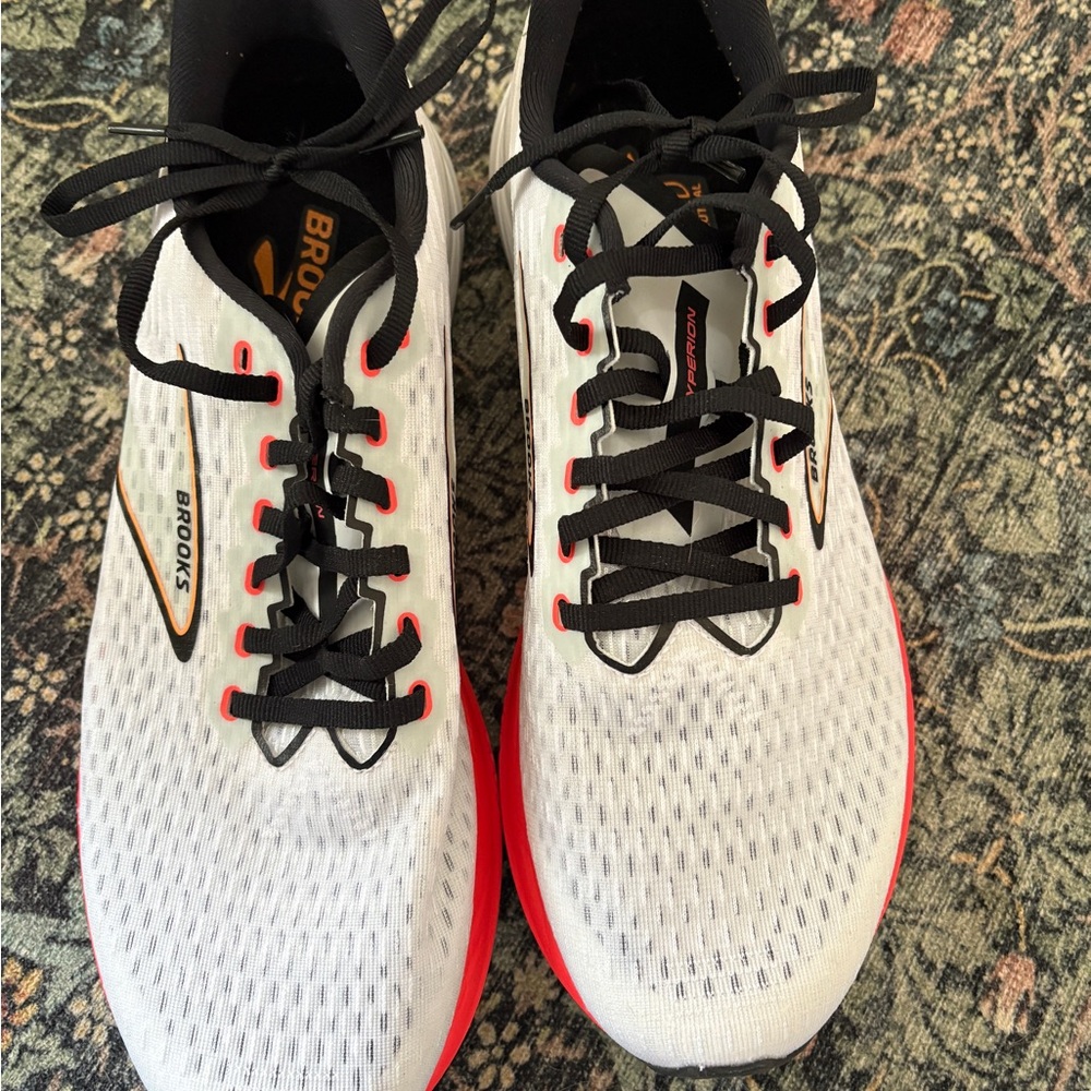 Brooks Hyperion running shoes, brand new
